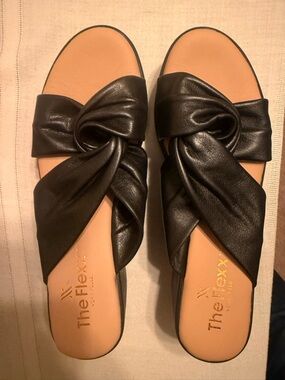 THE FLEXX Black Twisted Knot Slide Mules